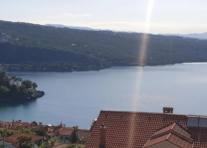 Apatmani Milena * Opatija